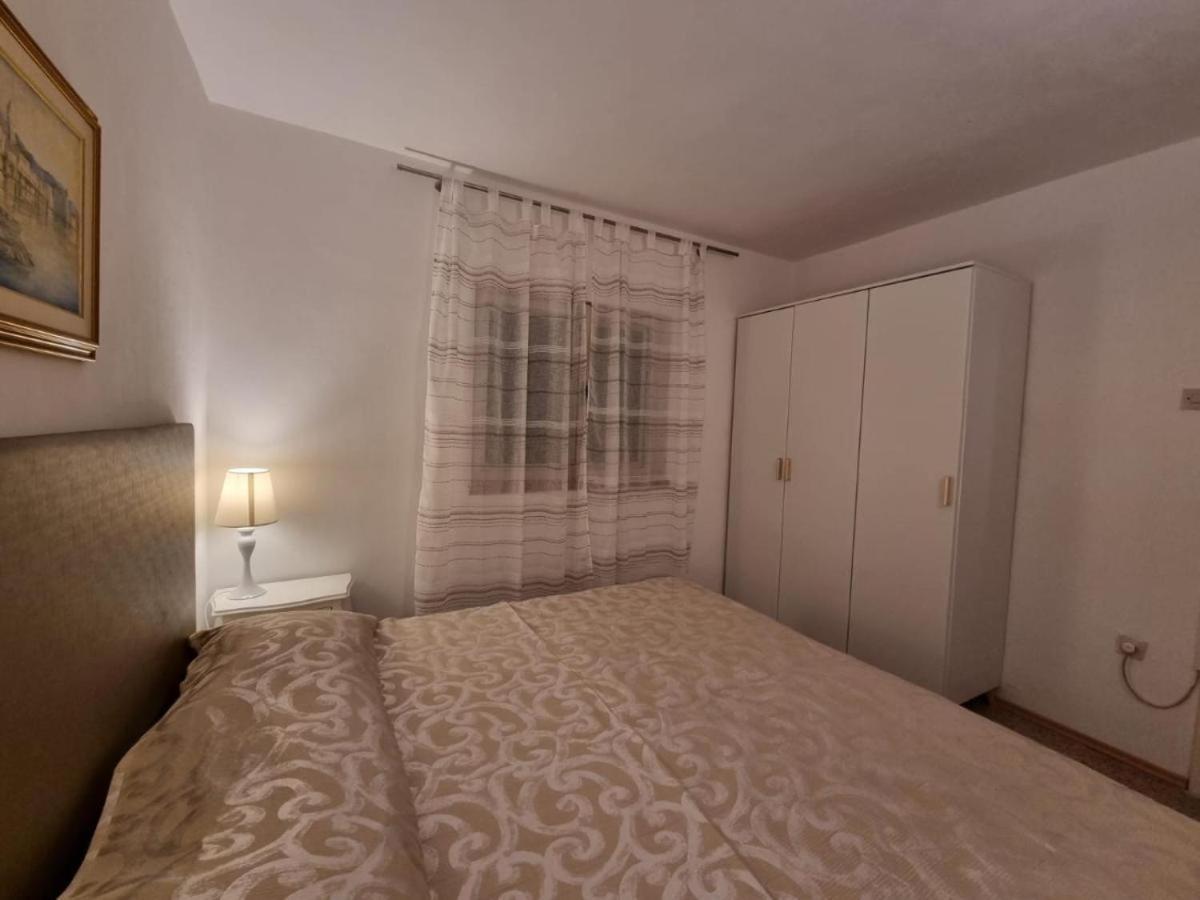 Apartments With A Parking Space Mavarstica, Ciovo - 8439 Trogir Room photo