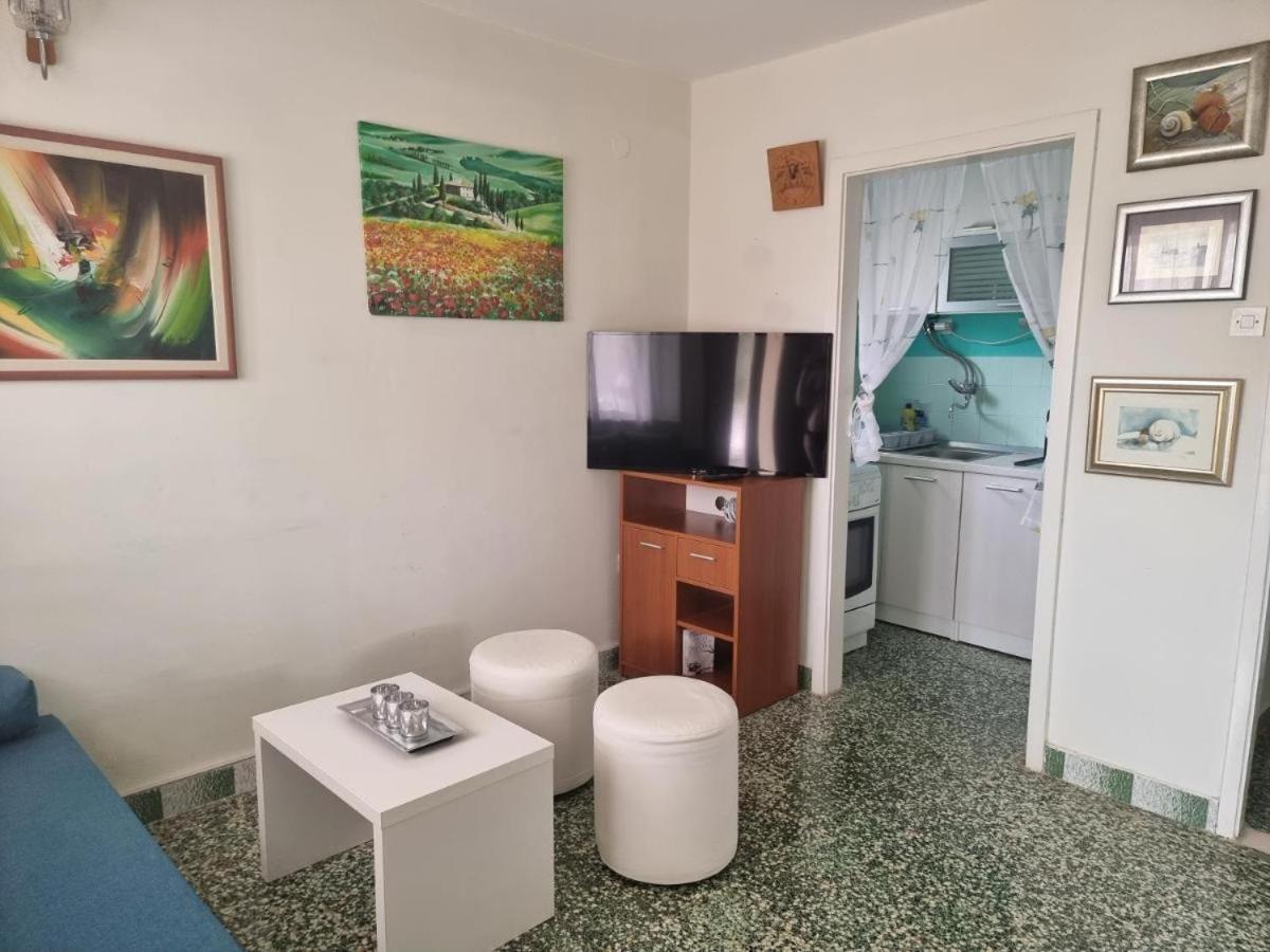 Apartments With A Parking Space Mavarstica, Ciovo - 8439 Trogir Room photo